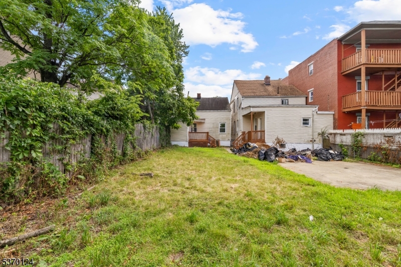 73 N 6Th St