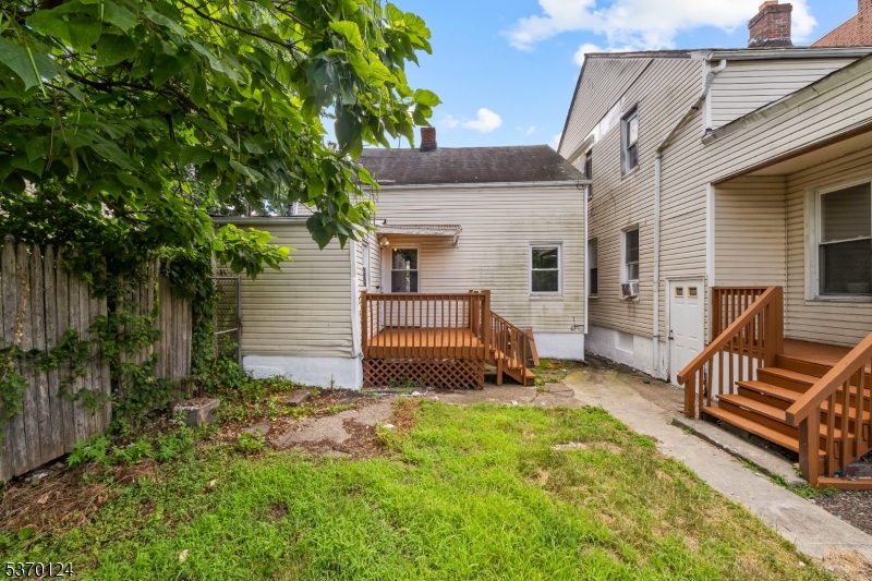 73 N 6Th St