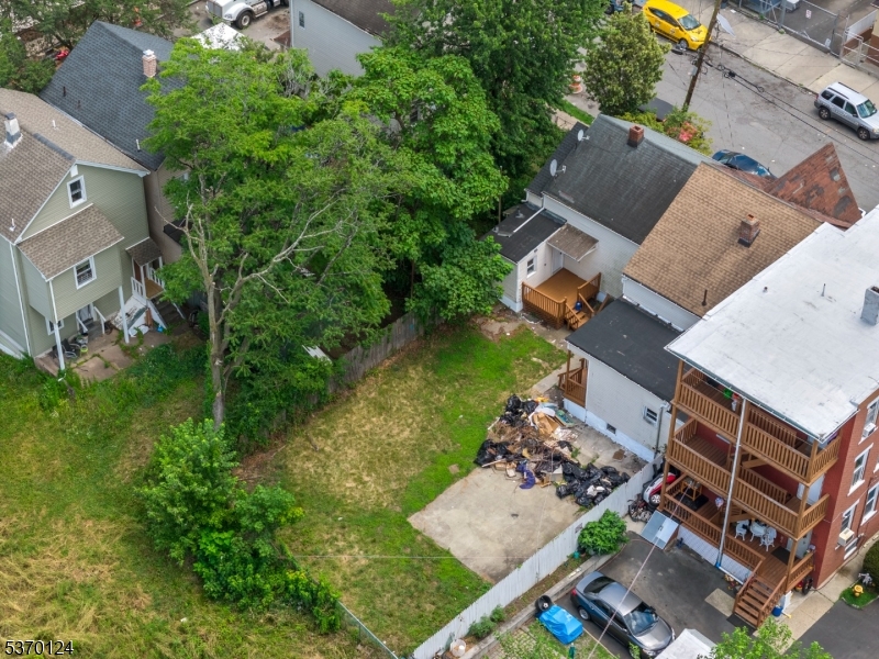73 N 6Th St