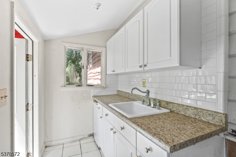 209 Alturas Rd