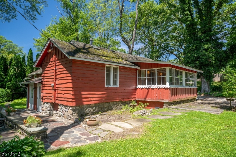 209 Alturas Rd