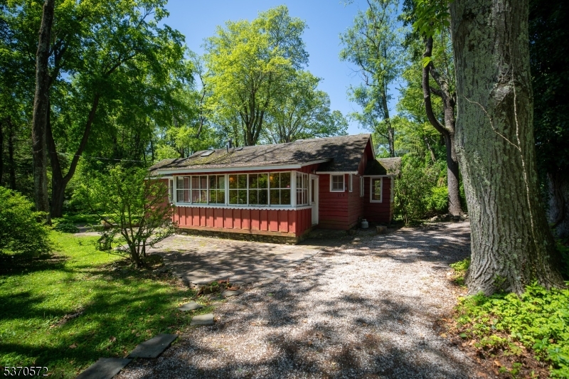 209 Alturas Rd