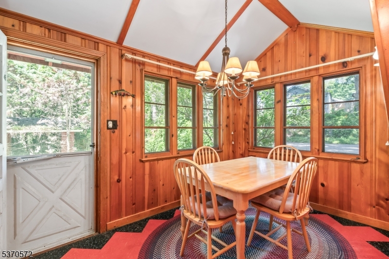 209 Alturas Rd