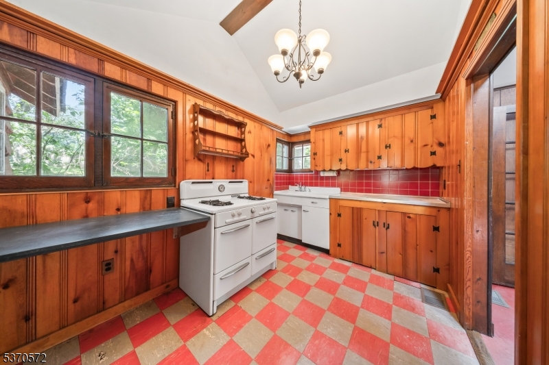 209 Alturas Rd