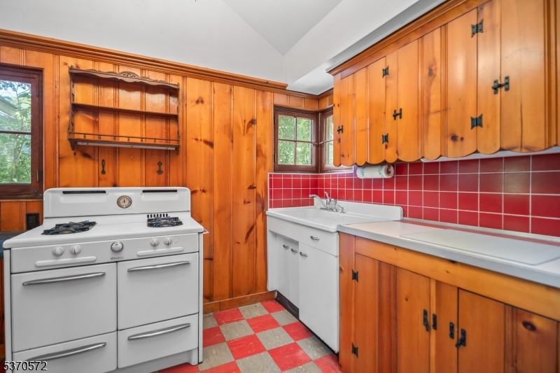 209 Alturas Rd