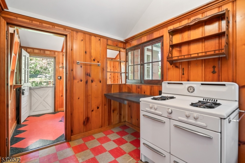 209 Alturas Rd