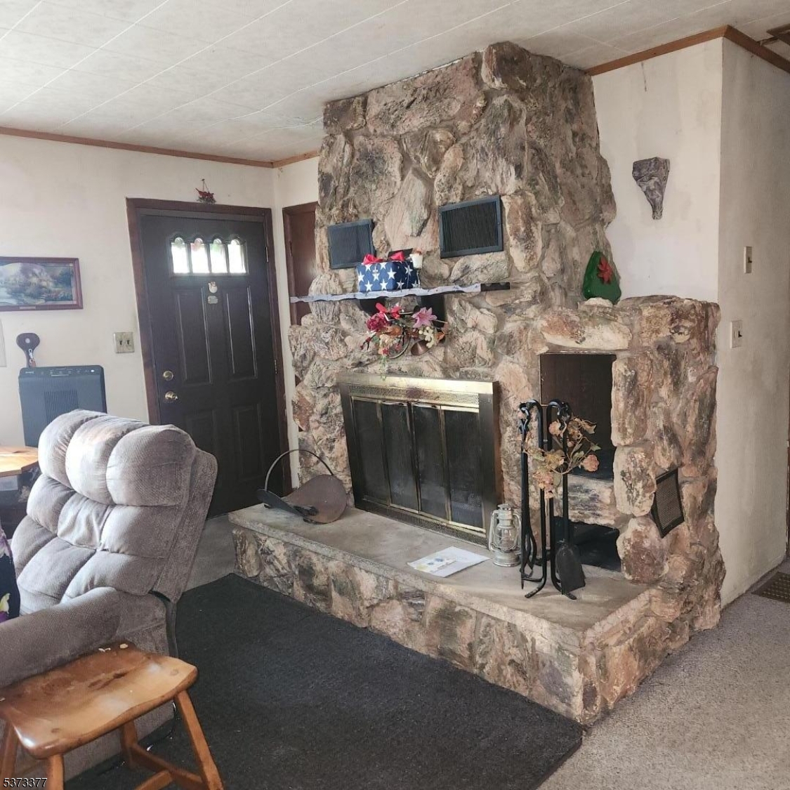 28 Lakeside Dr NW