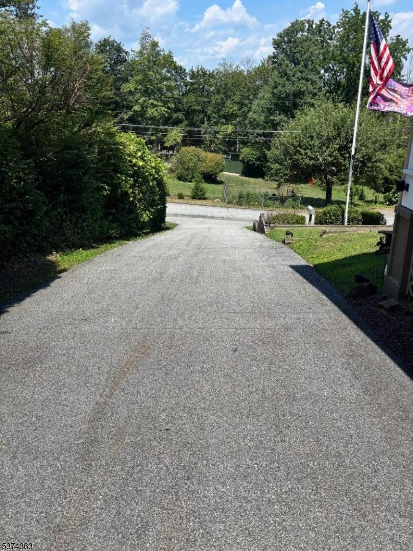 108 Hillside Dr