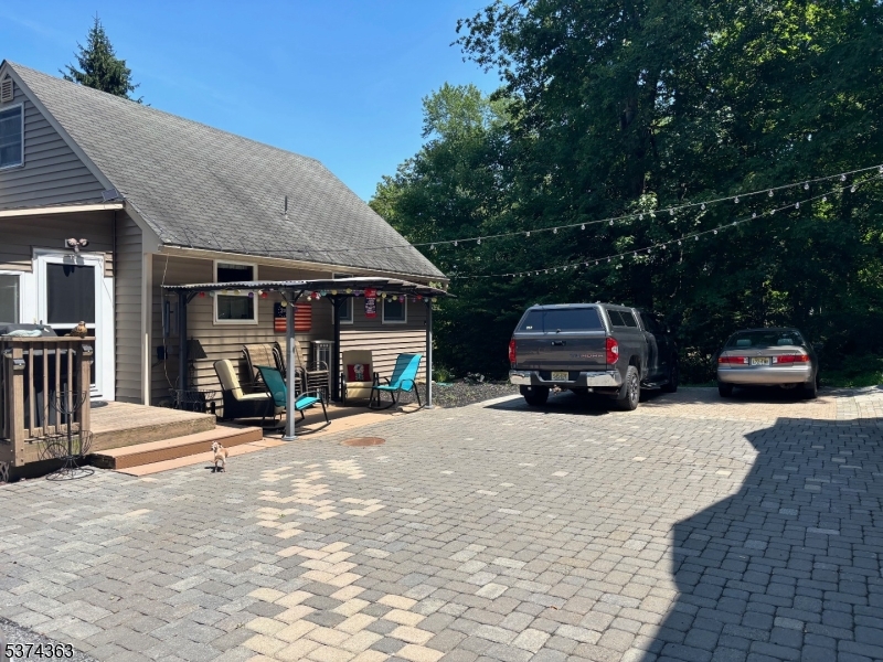 108 Hillside Dr