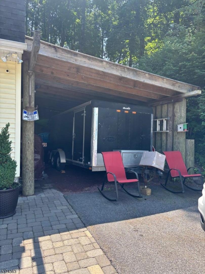 108 Hillside Dr