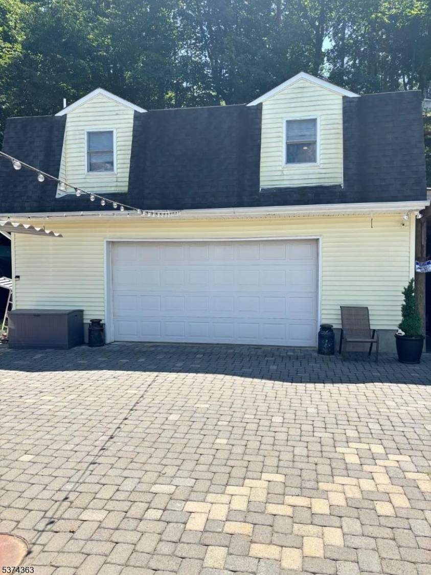 108 Hillside Dr
