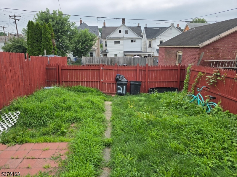 21 Railroad Ave