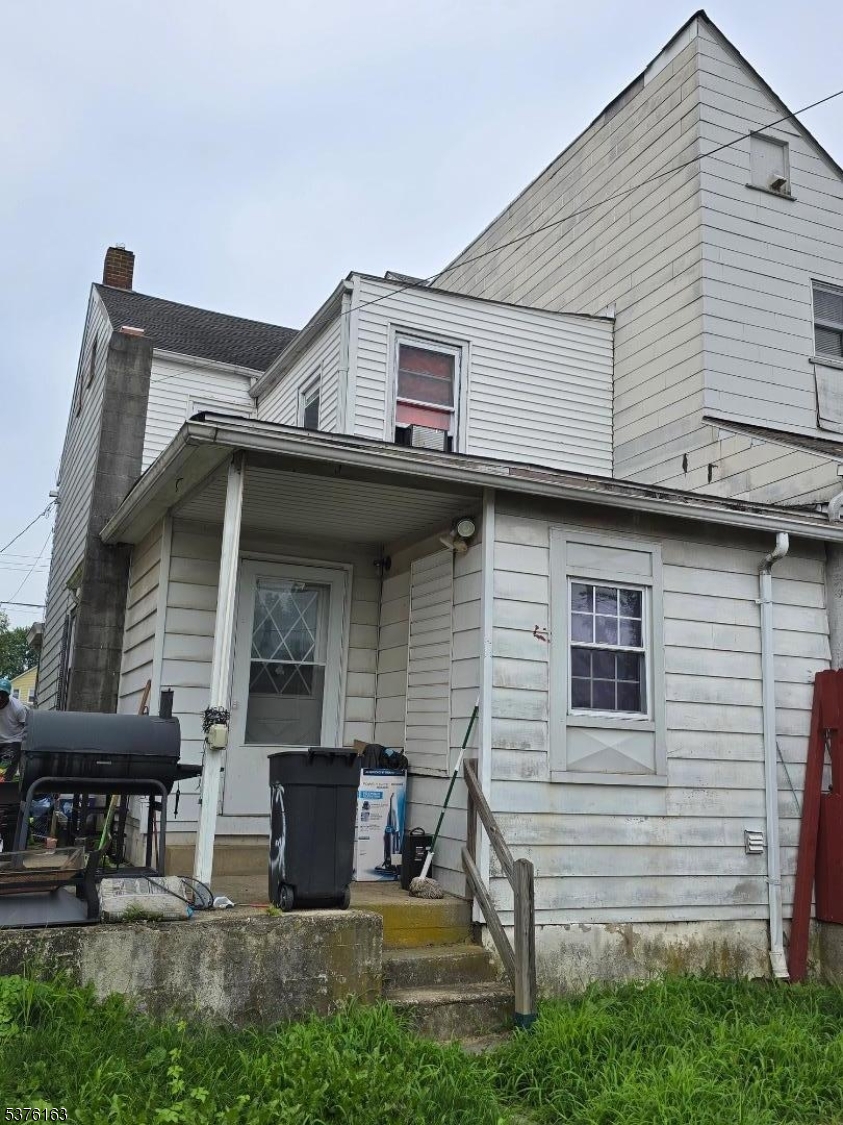 21 Railroad Ave
