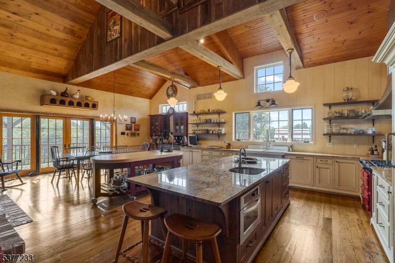 106 Mountain Top Rd