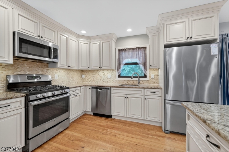 7 Faber Pl