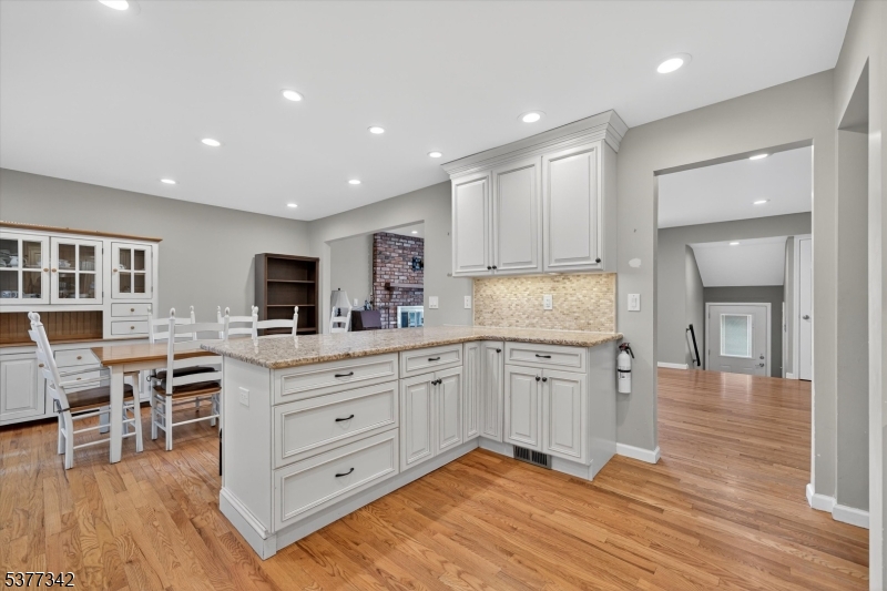 7 Faber Pl
