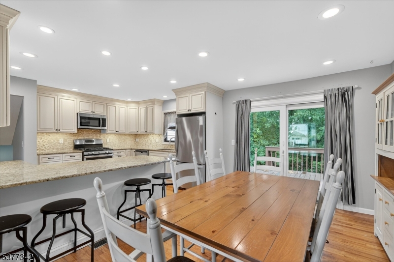 7 Faber Pl