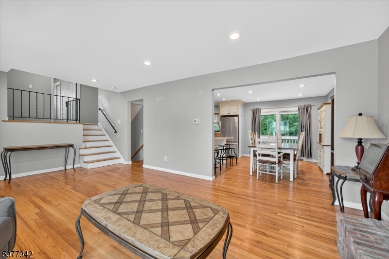 7 Faber Pl