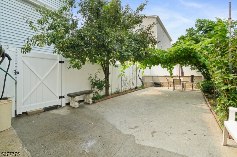 430 Central Ave