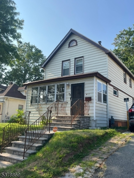 566 E Milton Ave #1