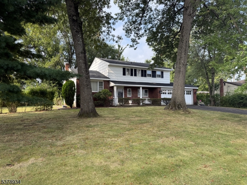 5 Addison Dr