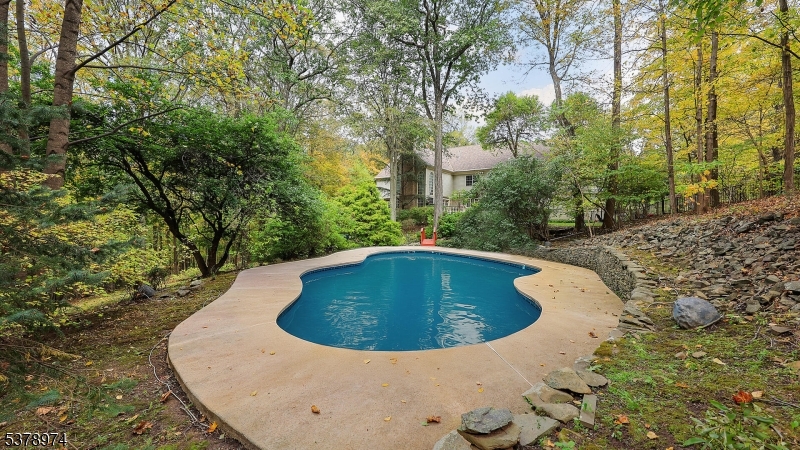 23 Charlotte Hill Dr