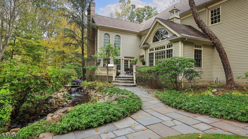 23 Charlotte Hill Dr