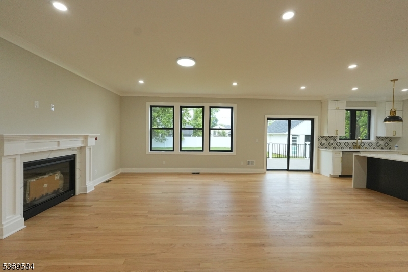 352 Woodland Rd