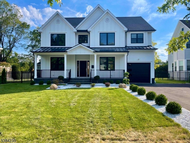 352 Woodland Rd