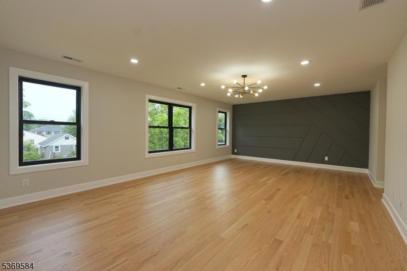 352 Woodland Rd