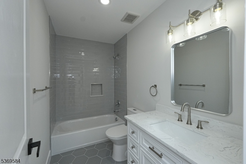 352 Woodland Rd