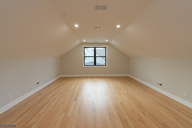 352 Woodland Rd