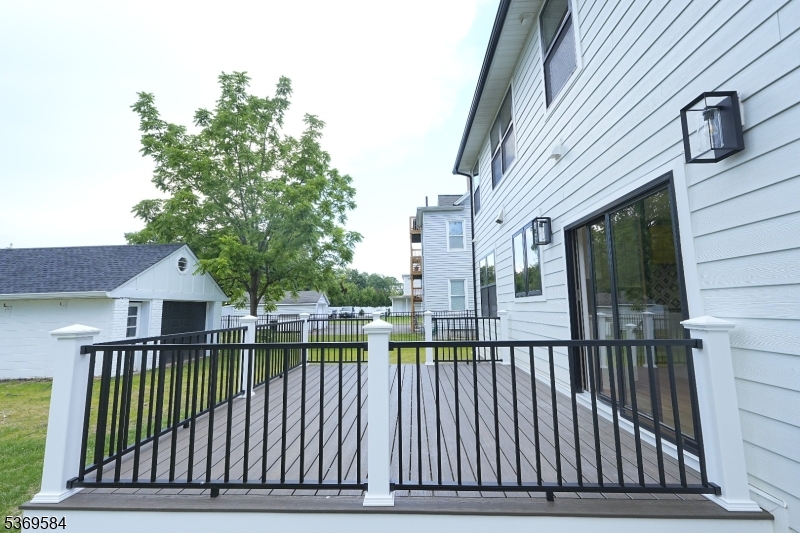352 Woodland Rd