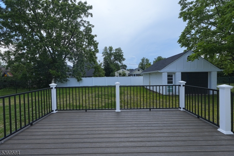 352 Woodland Rd
