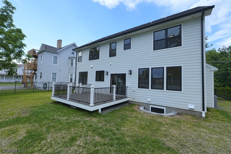 352 Woodland Rd