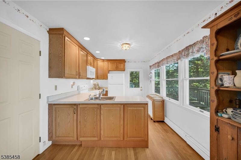 2006 Lakeside Dr