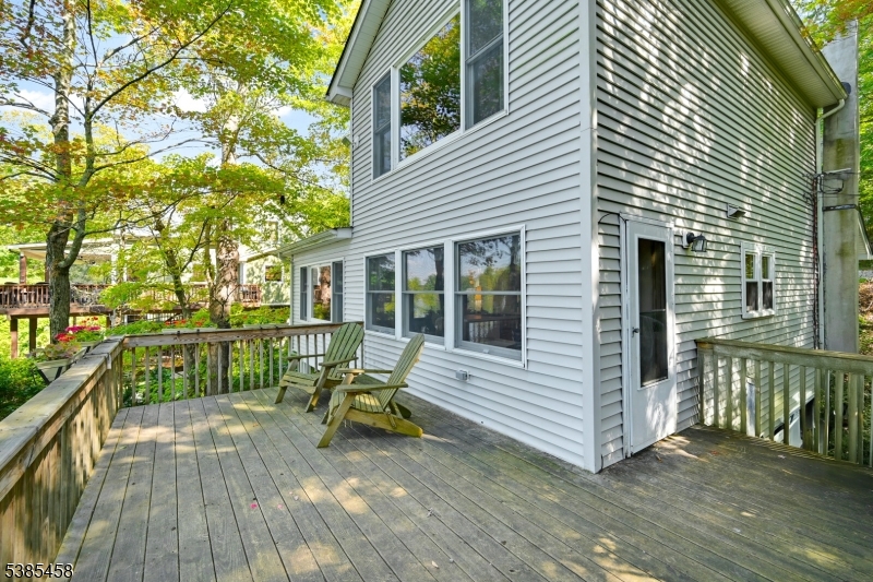 2006 Lakeside Dr