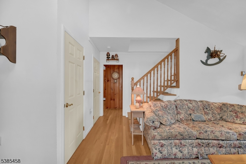 2006 Lakeside Dr