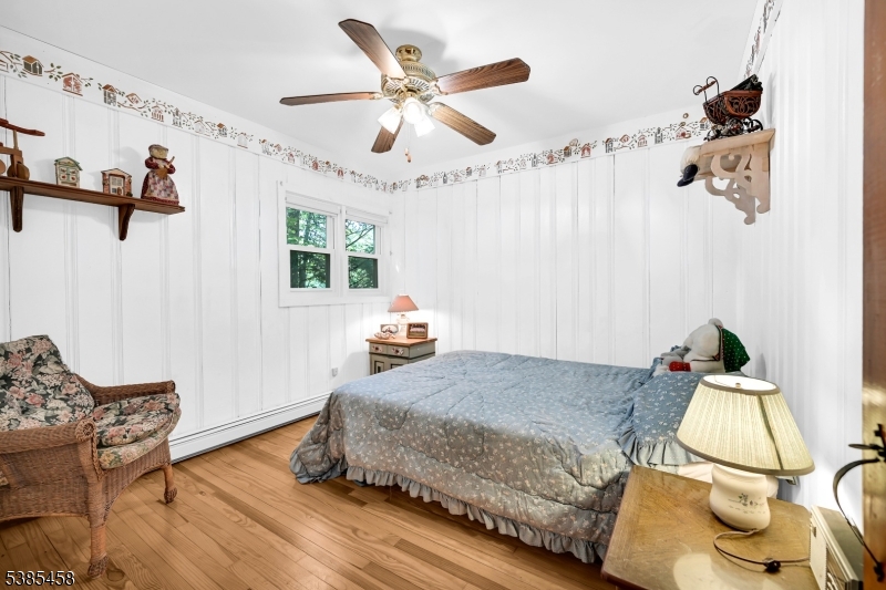 2006 Lakeside Dr