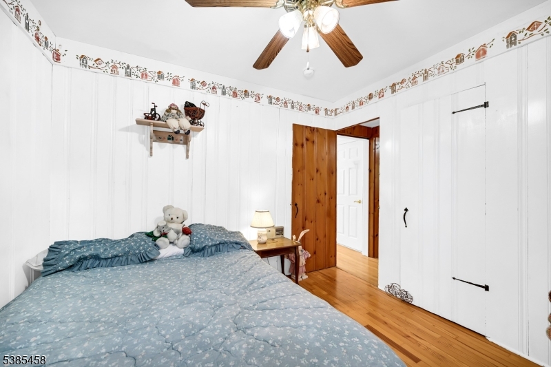 2006 Lakeside Dr