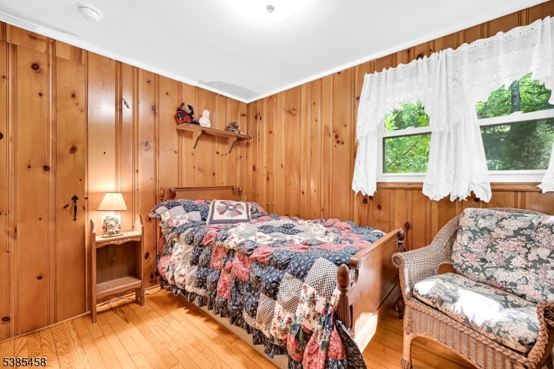2006 Lakeside Dr