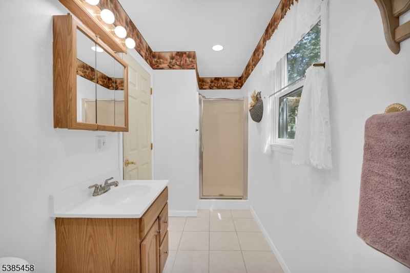 2006 Lakeside Dr