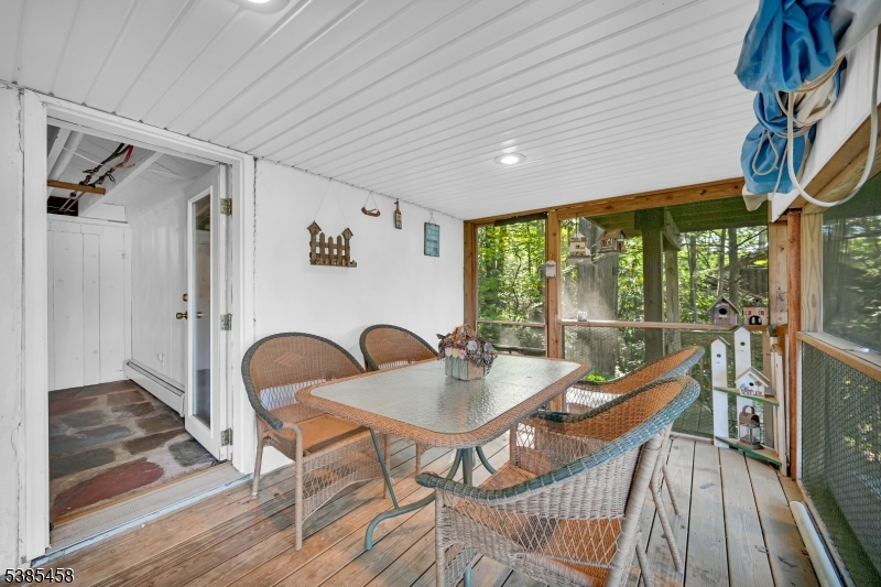 2006 Lakeside Dr