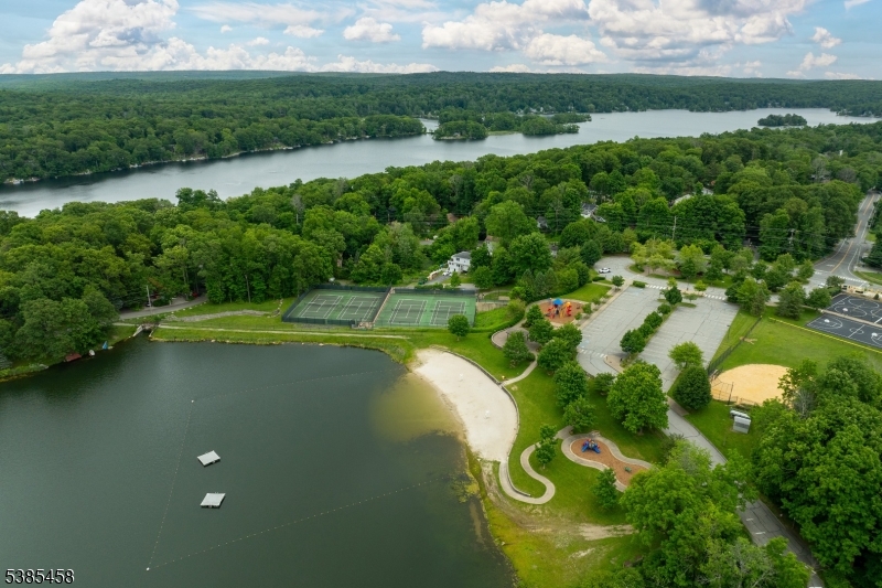 2006 Lakeside Dr