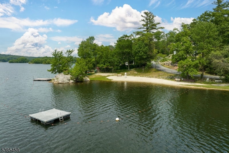 2006 Lakeside Dr