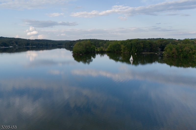 2006 Lakeside Dr