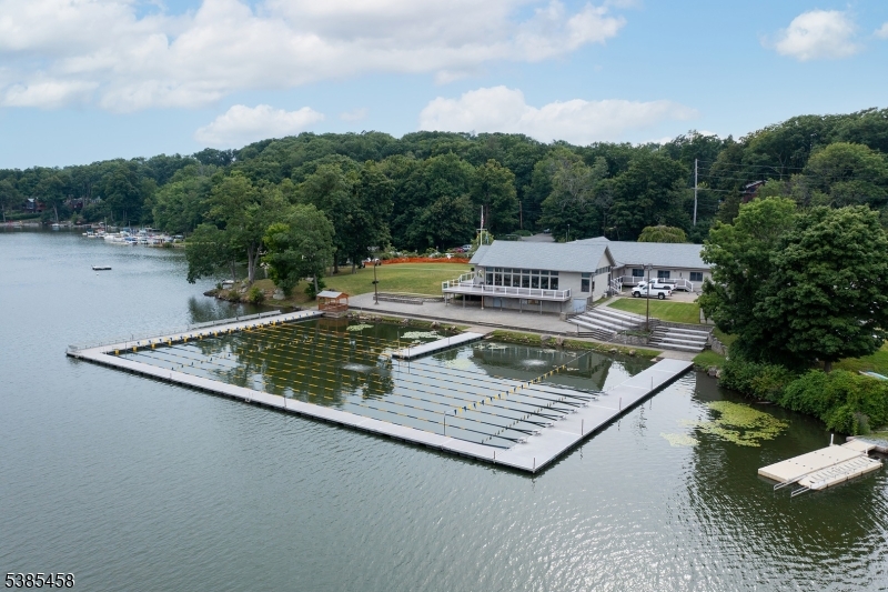 2006 Lakeside Dr