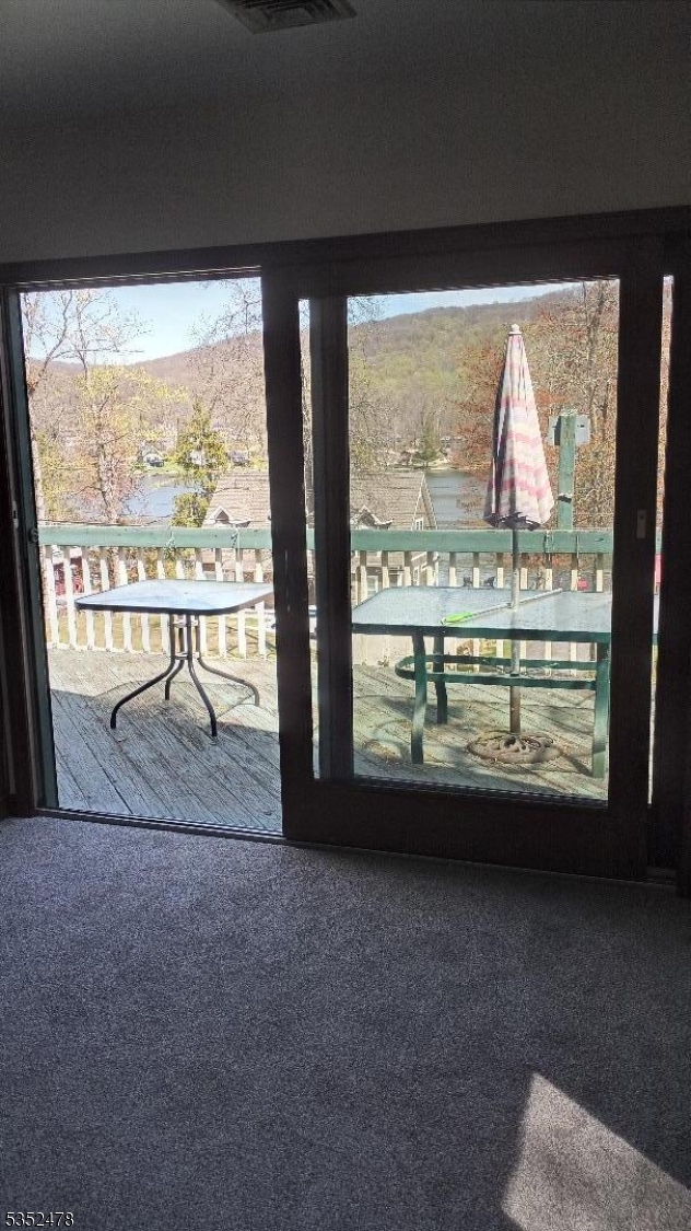 83 Lakeside Dr