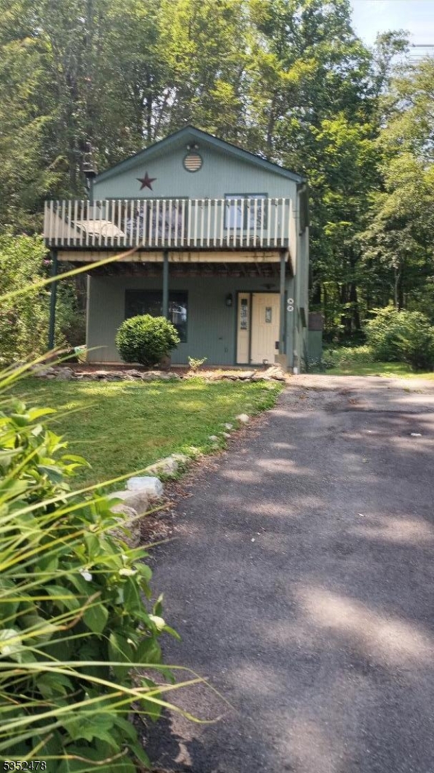 83 Lakeside Dr