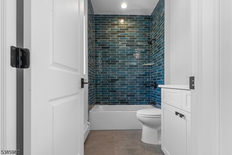182 East 25th Street